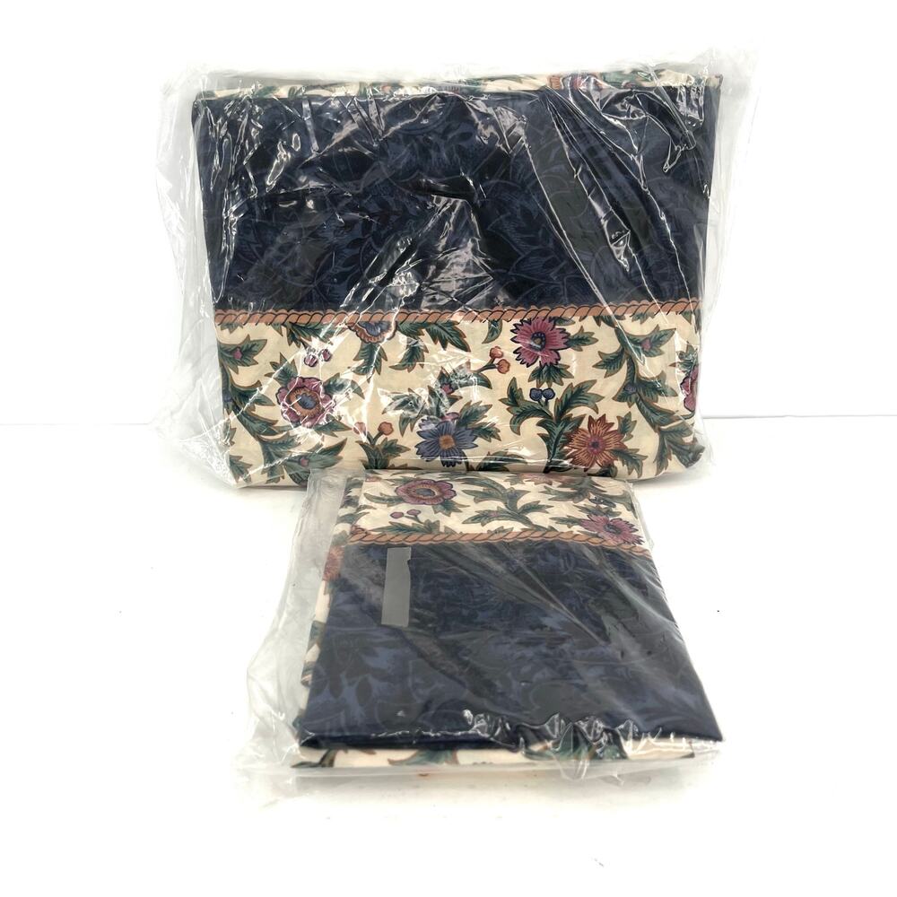 Vintage Cannon Cotton blend floral full flat sheet and 2 standard pillow cases